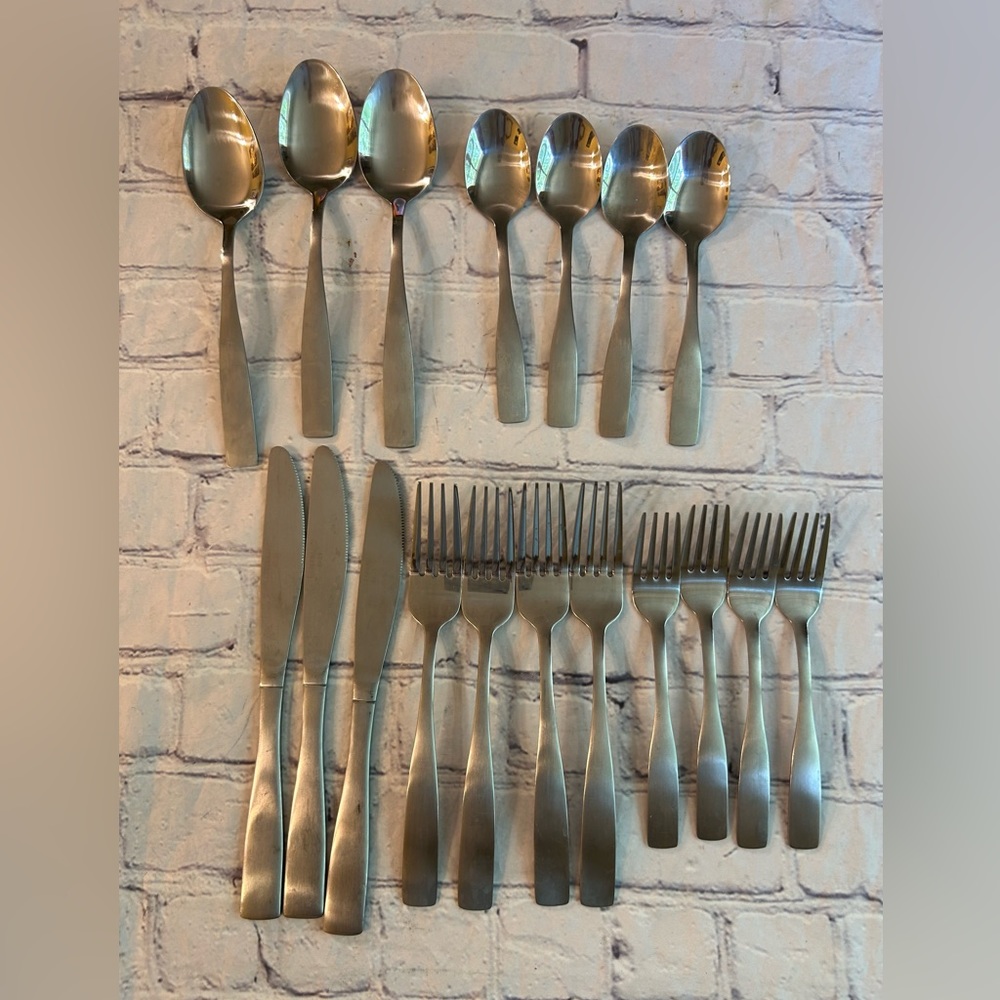 CAMBRIDGE RT-21 FLATWARE FORKS/SALAD FORKS/SPOONS/SOUP SPOONS & BUTTER KNIVES 18
